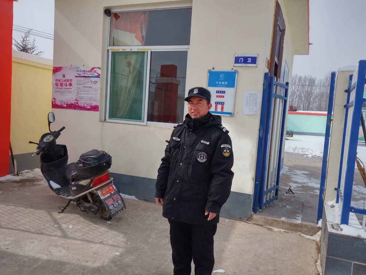 门卫的坚守，安全的防线